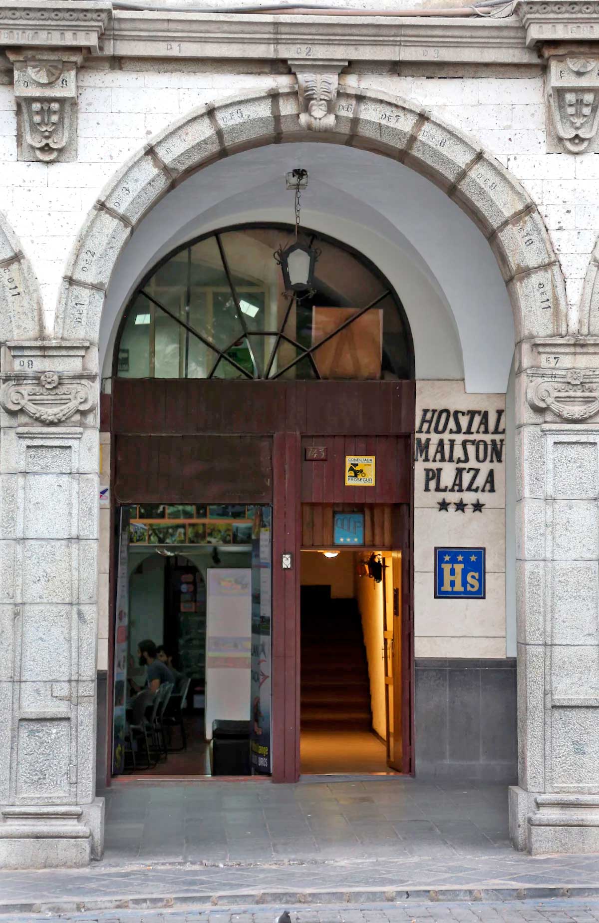 HOSTAL MAISON PLAZA